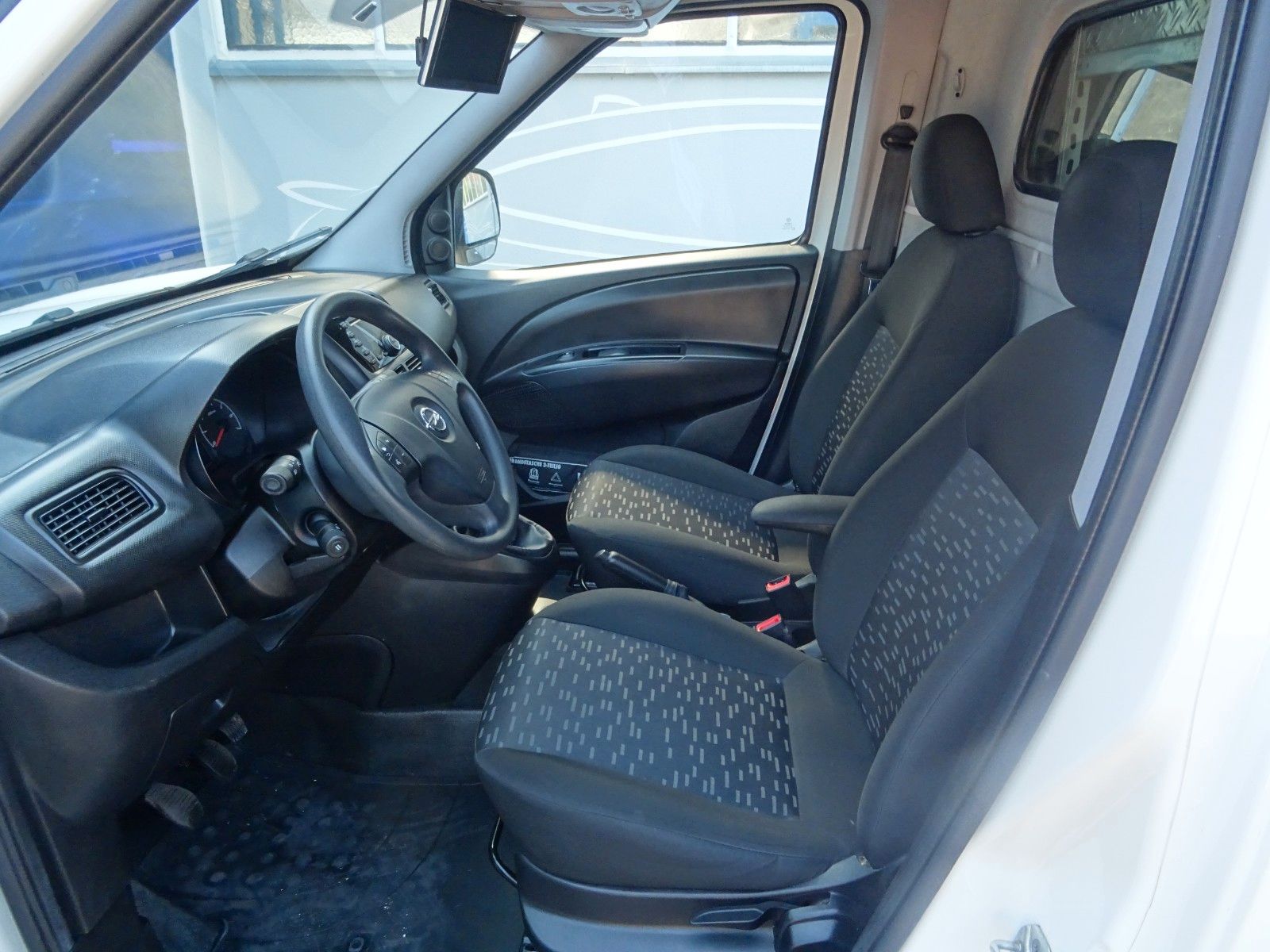 Fahrzeugabbildung Opel Combo D Kasten L2H1 2,4t