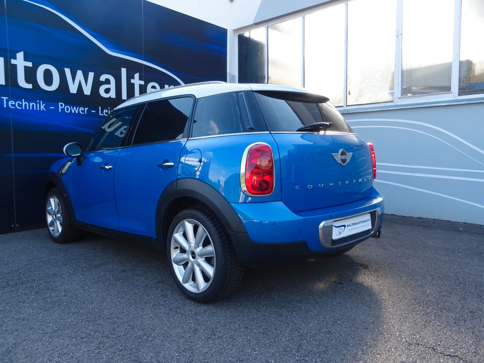 Fahrzeugabbildung MINI One Countryman Pepper