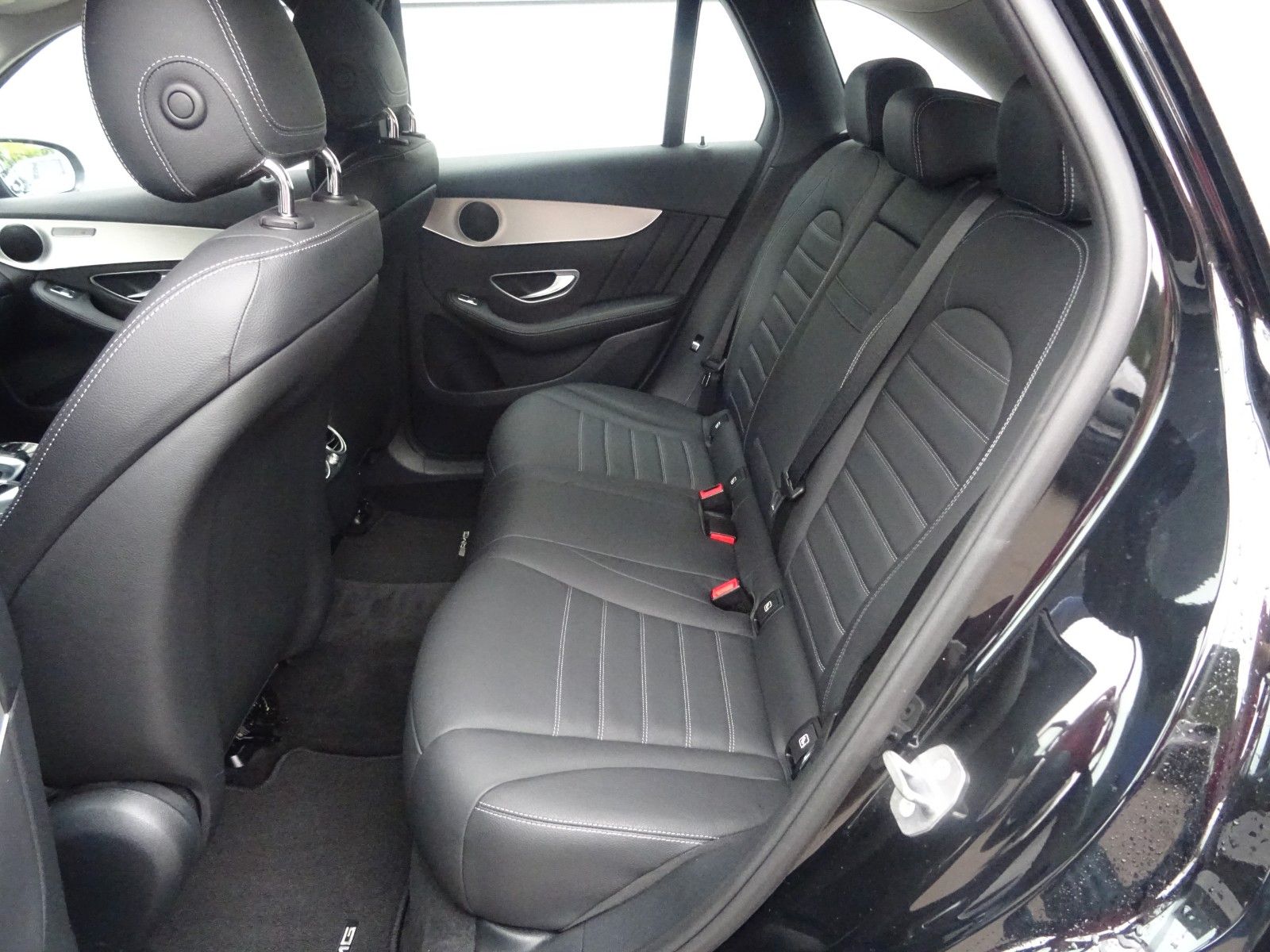 Fahrzeugabbildung Mercedes-Benz Exclusive GLC 220 d 4Matic,AHK Schwenkbar