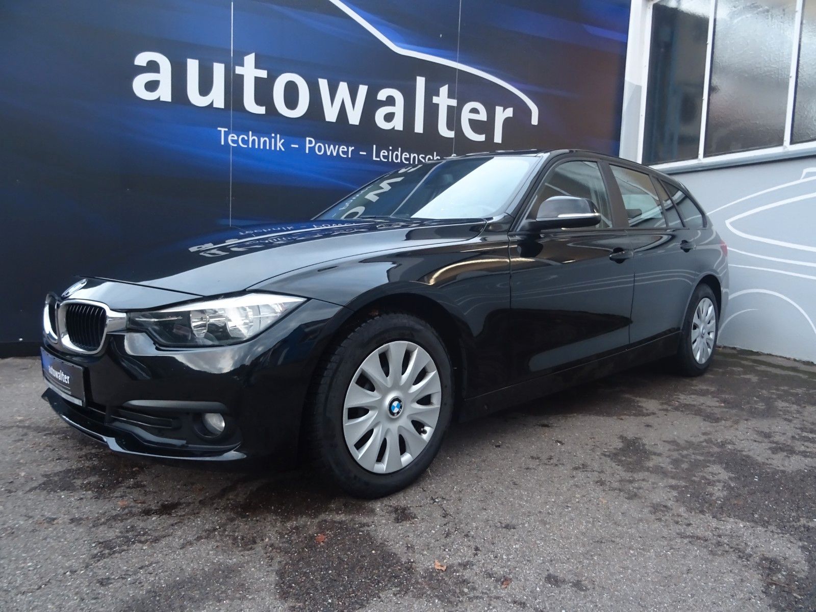 Fahrzeugabbildung BMW 318 Baureihe 3 Touring 318i