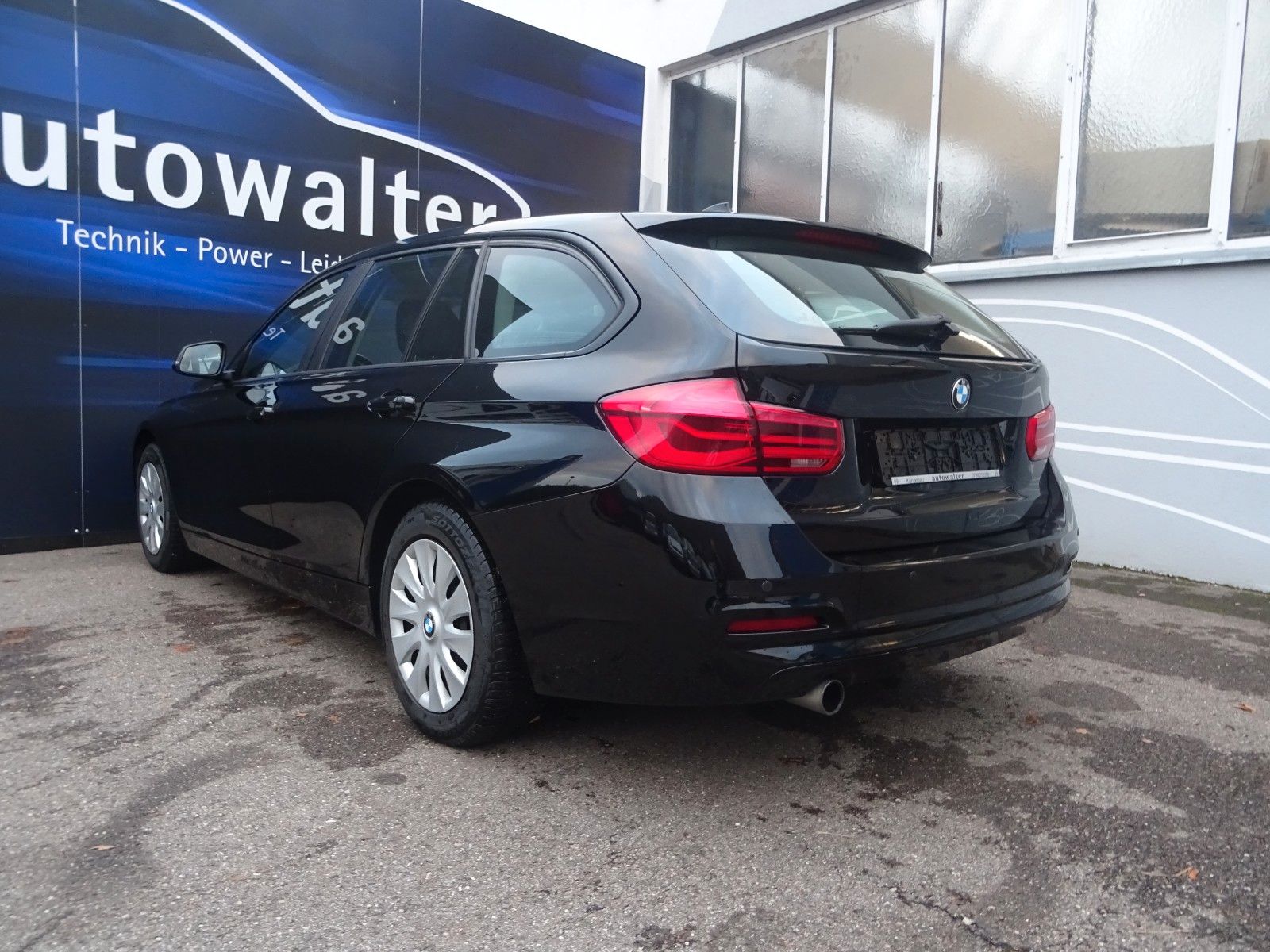 Fahrzeugabbildung BMW 318 Baureihe 3 Touring 318i