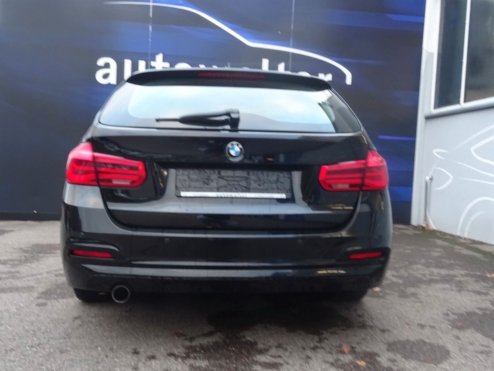 Fahrzeugabbildung BMW 318 Baureihe 3 Touring 318i