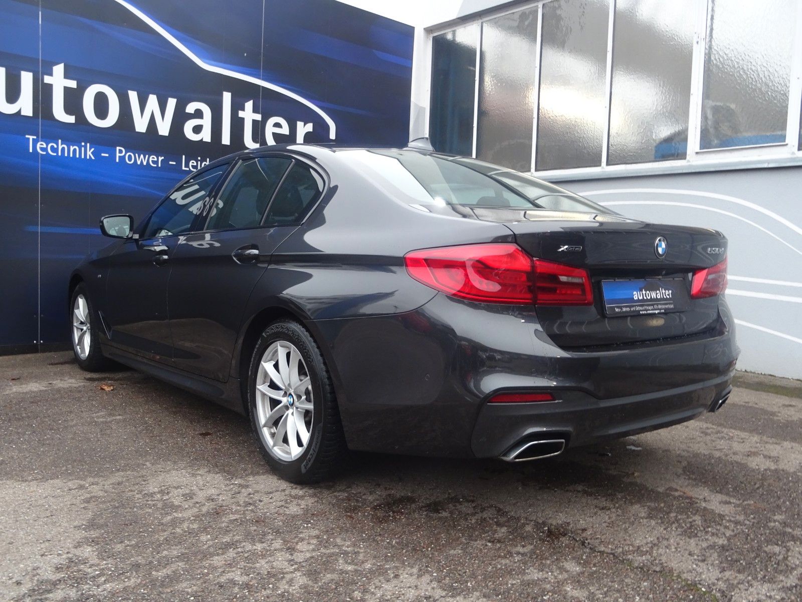 Fahrzeugabbildung BMW 530 Baureihe 5 Lim. 530 d xDrive M Sport