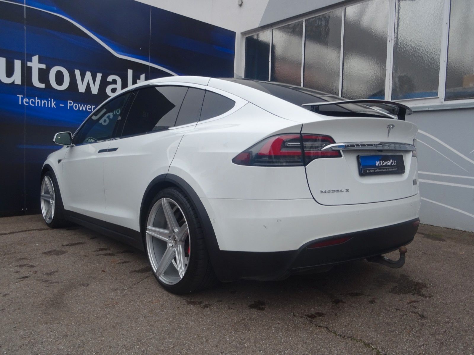 Fahrzeugabbildung Tesla Model X P90D Free Supercharging 6 Sitzer