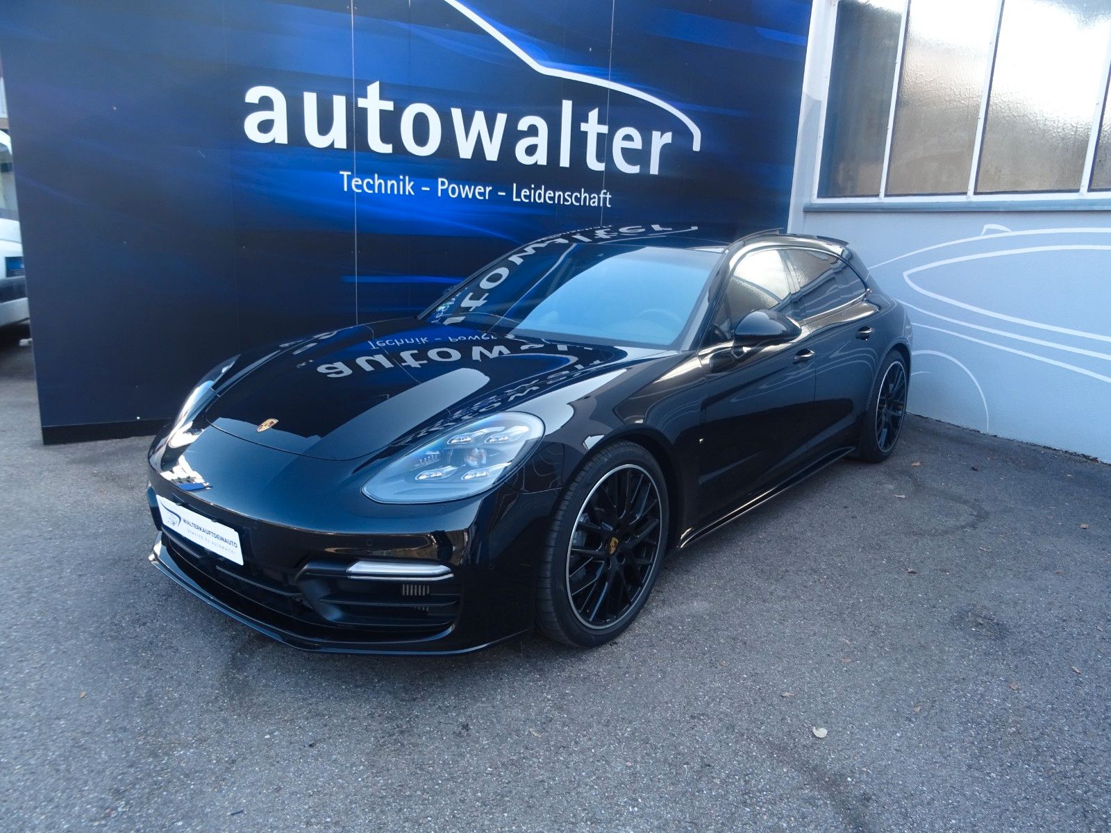 Fahrzeugabbildung Porsche Panamera Sport Turismo 4 S Approved 09.2025