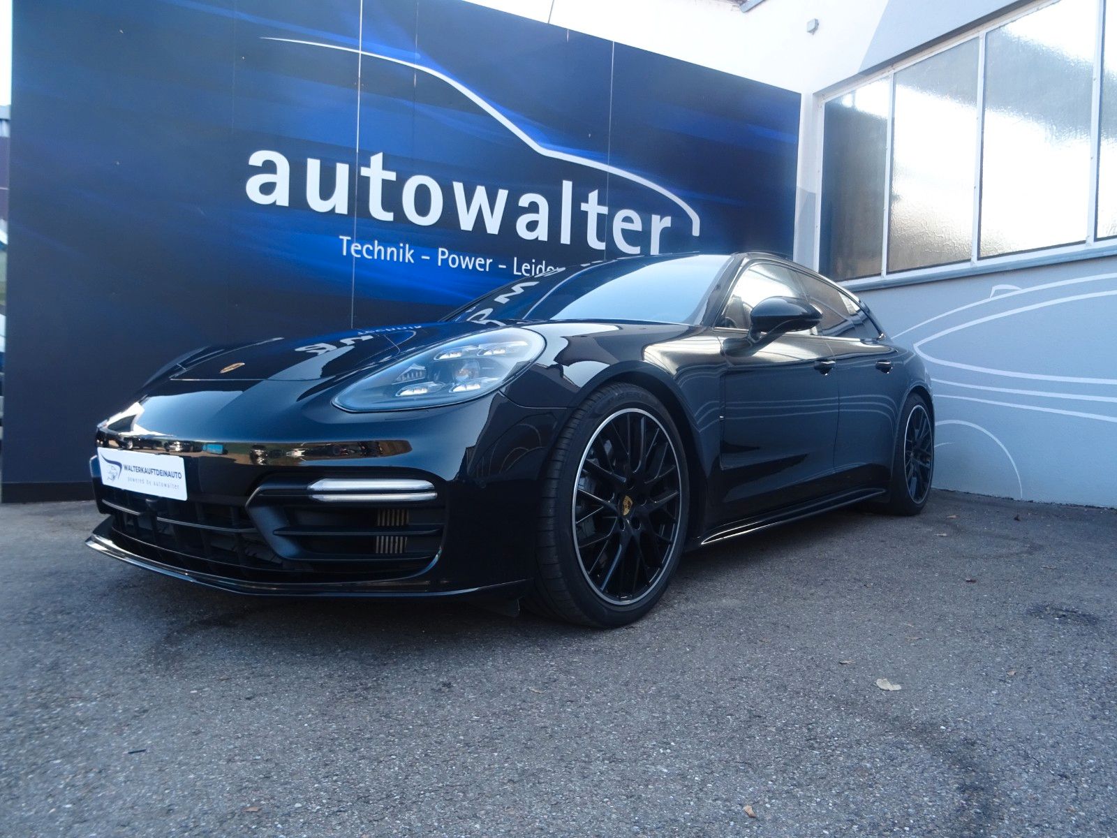 Fahrzeugabbildung Porsche Panamera Sport Turismo 4 S Approved 09.2025