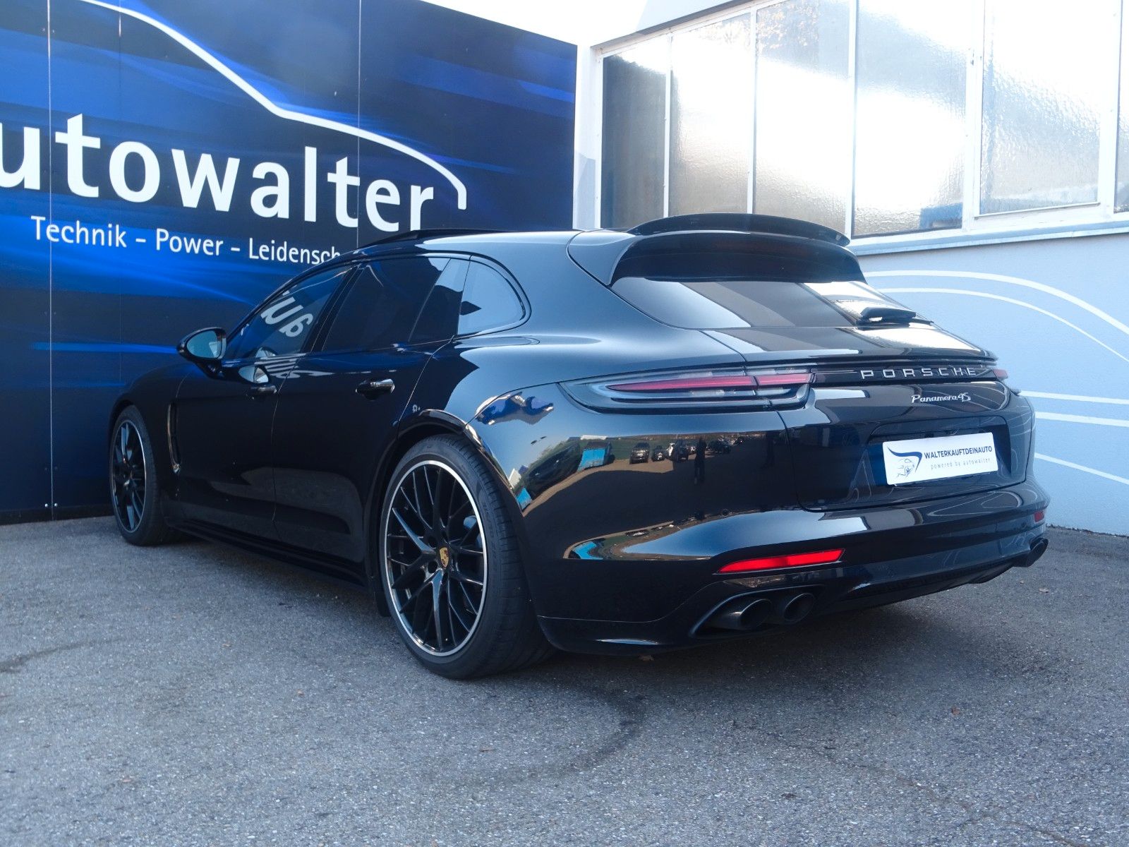 Fahrzeugabbildung Porsche Panamera Sport Turismo 4 S Approved 09.2025