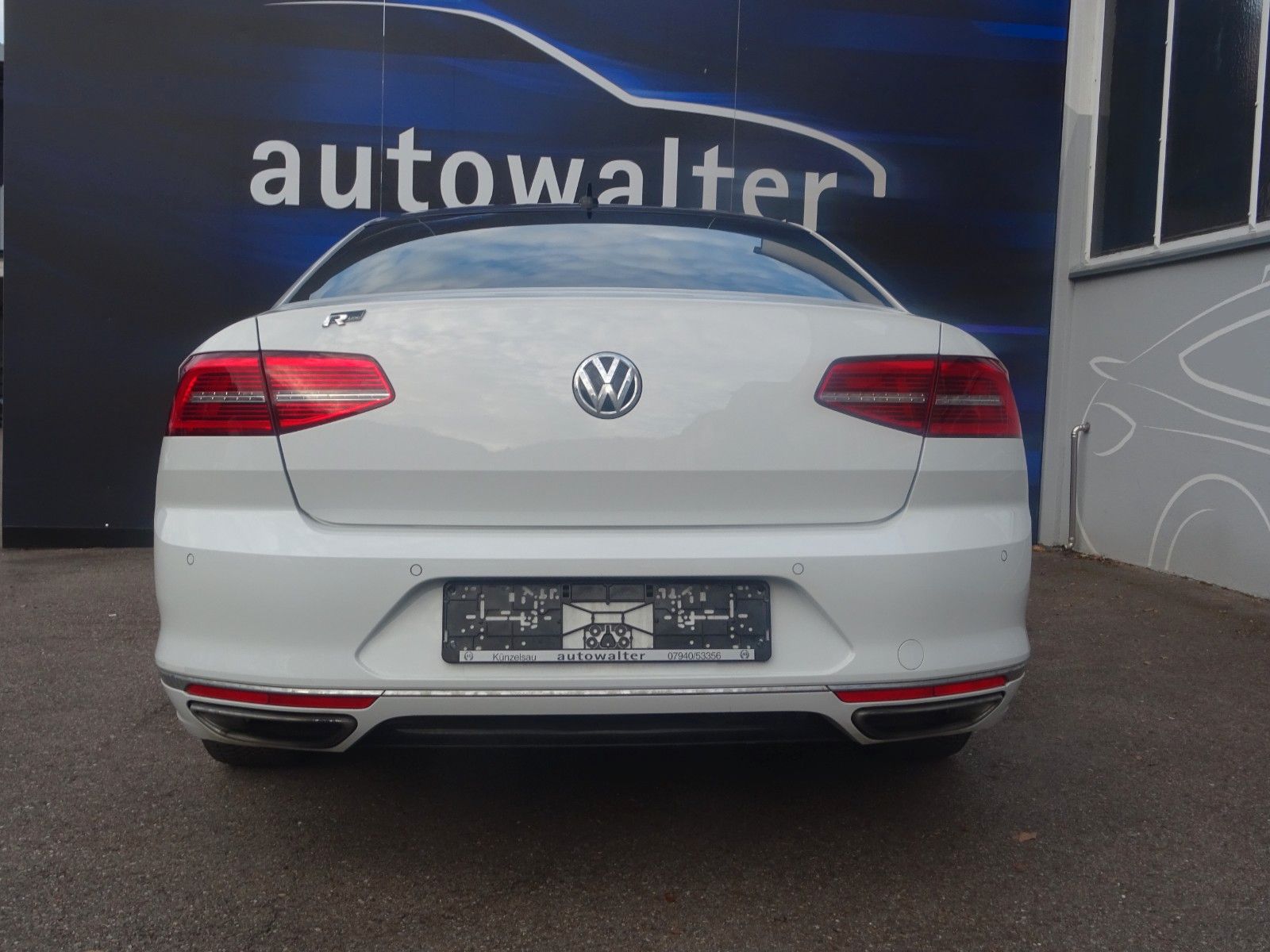 Fahrzeugabbildung Volkswagen Passat Lim. Highline  4Motion,R line