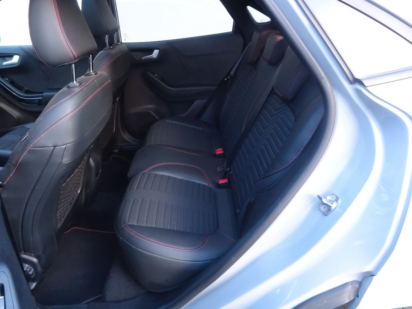 Fahrzeugabbildung Ford Puma Hybrid ST-Line X / AHK /  1.Hand