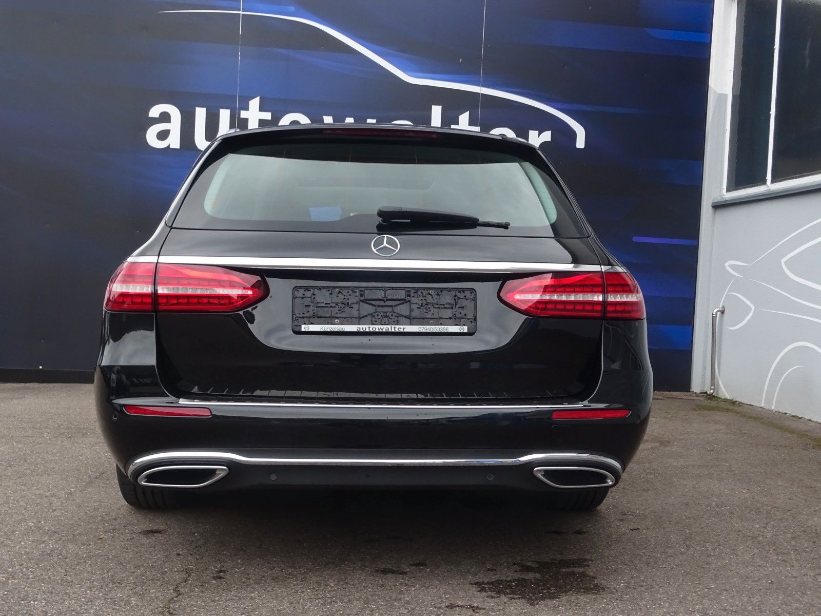 Fahrzeugabbildung Mercedes-Benz E 220 E -T Modell Avantgarde
