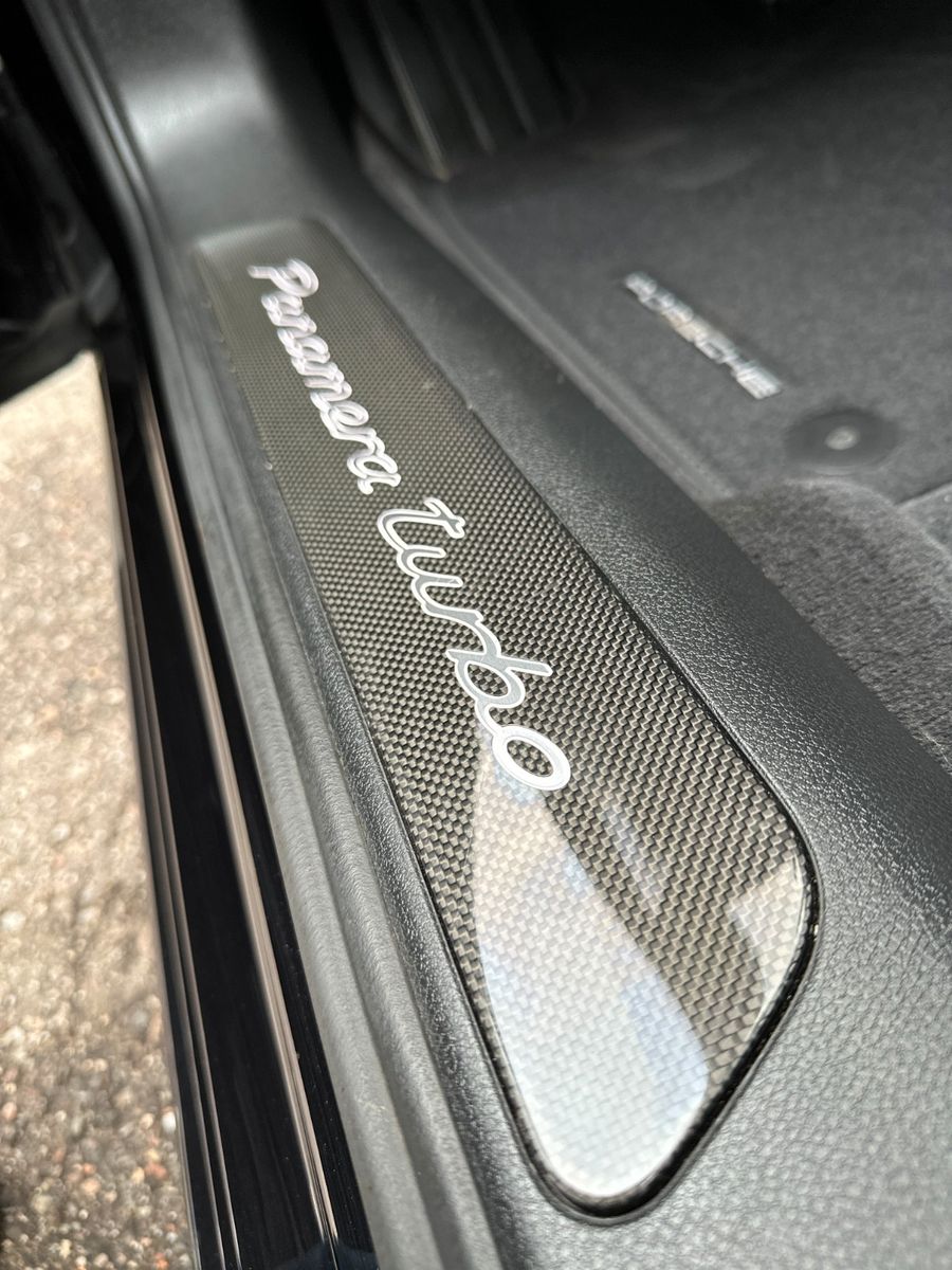 Fahrzeugabbildung Porsche Panamera Turbo-Vollausstattung-NP 202.000€