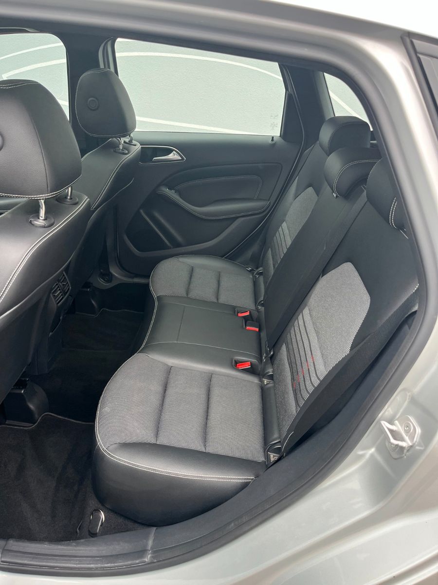 Fahrzeugabbildung Mercedes-Benz B 200 B -Klasse B 200,Panodach,Kamera