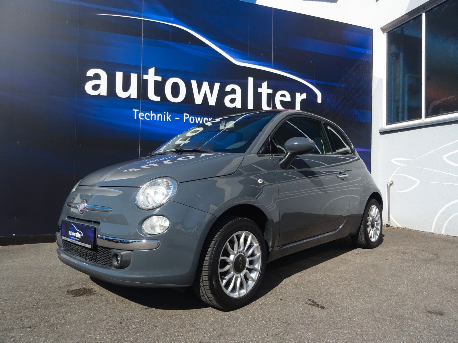Fahrzeugabbildung Fiat 500 Lounge Cabrio
