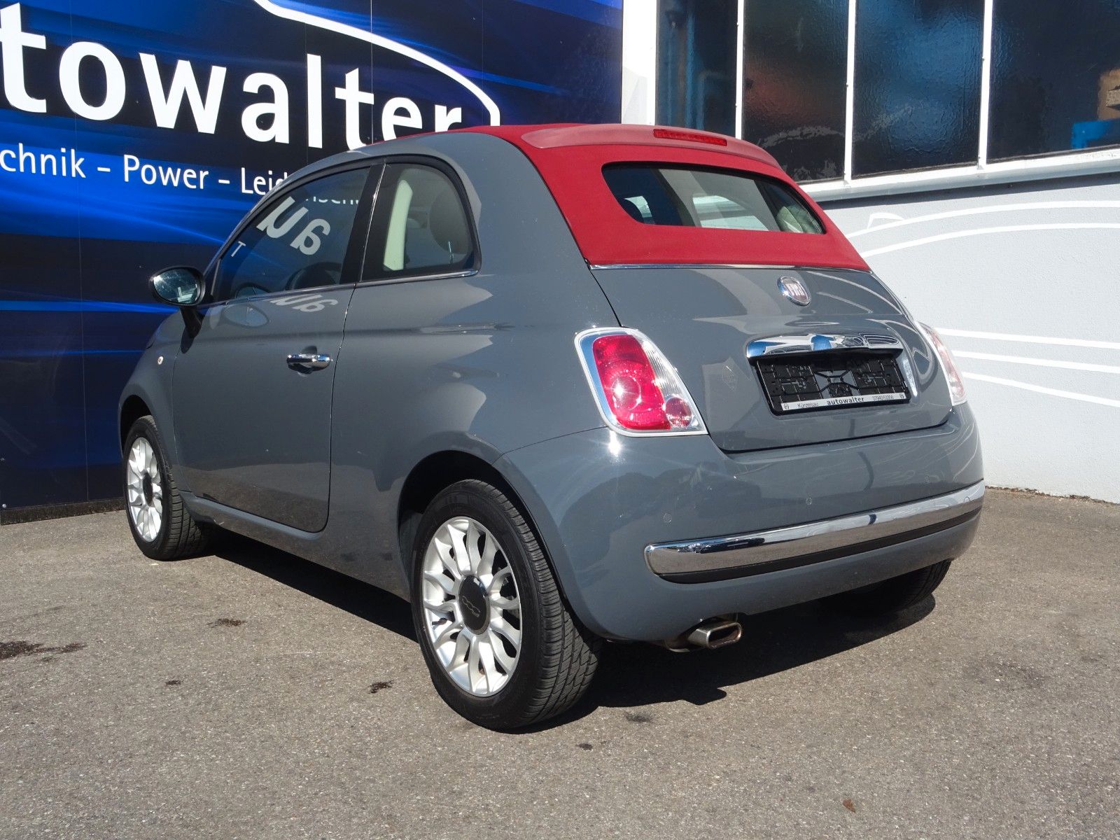 Fahrzeugabbildung Fiat 500 Lounge Cabrio