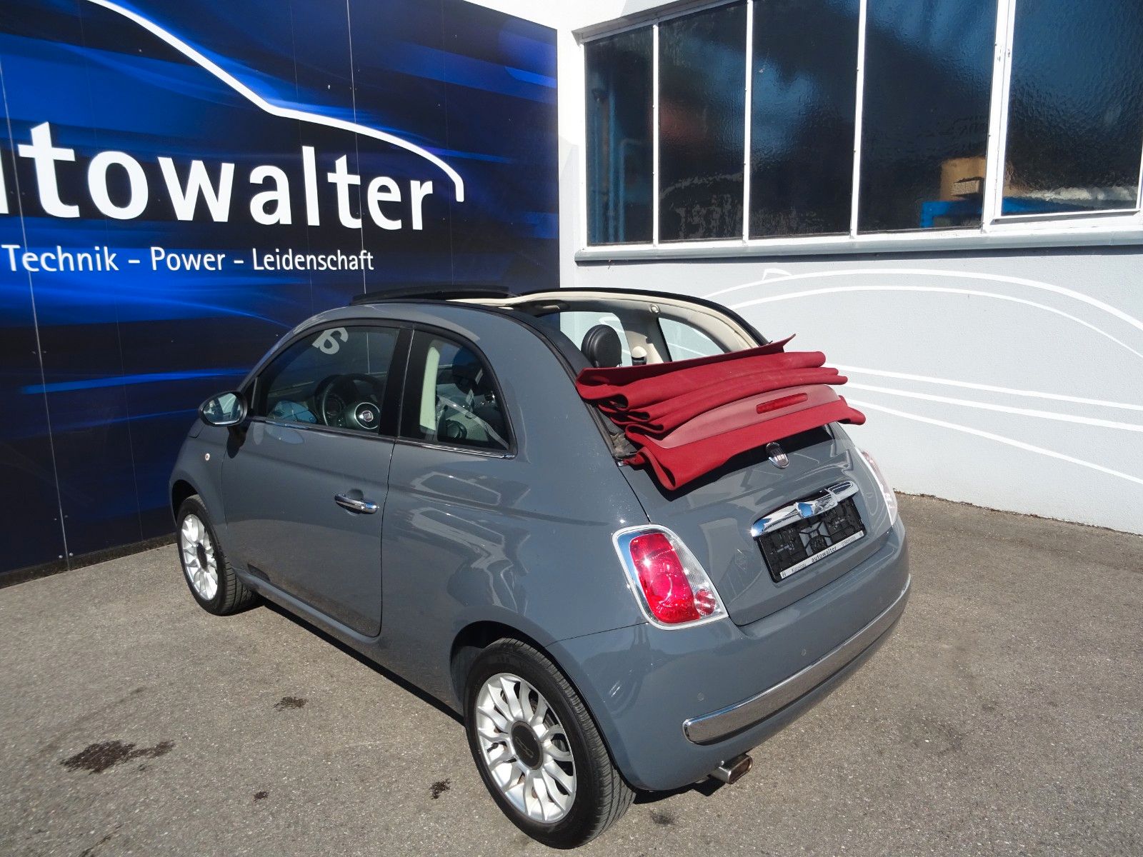 Fahrzeugabbildung Fiat 500 Lounge Cabrio
