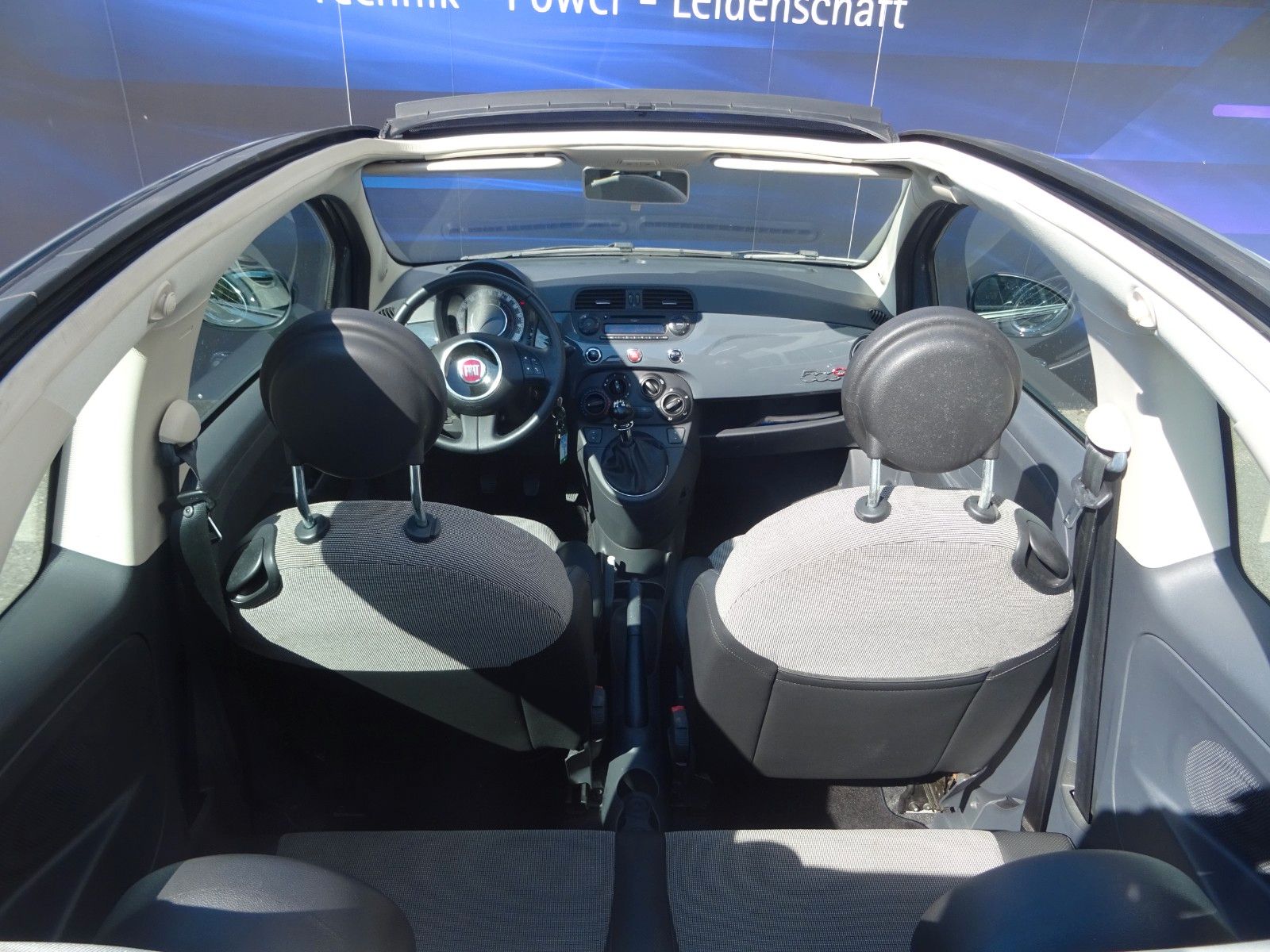 Fahrzeugabbildung Fiat 500 Lounge Cabrio