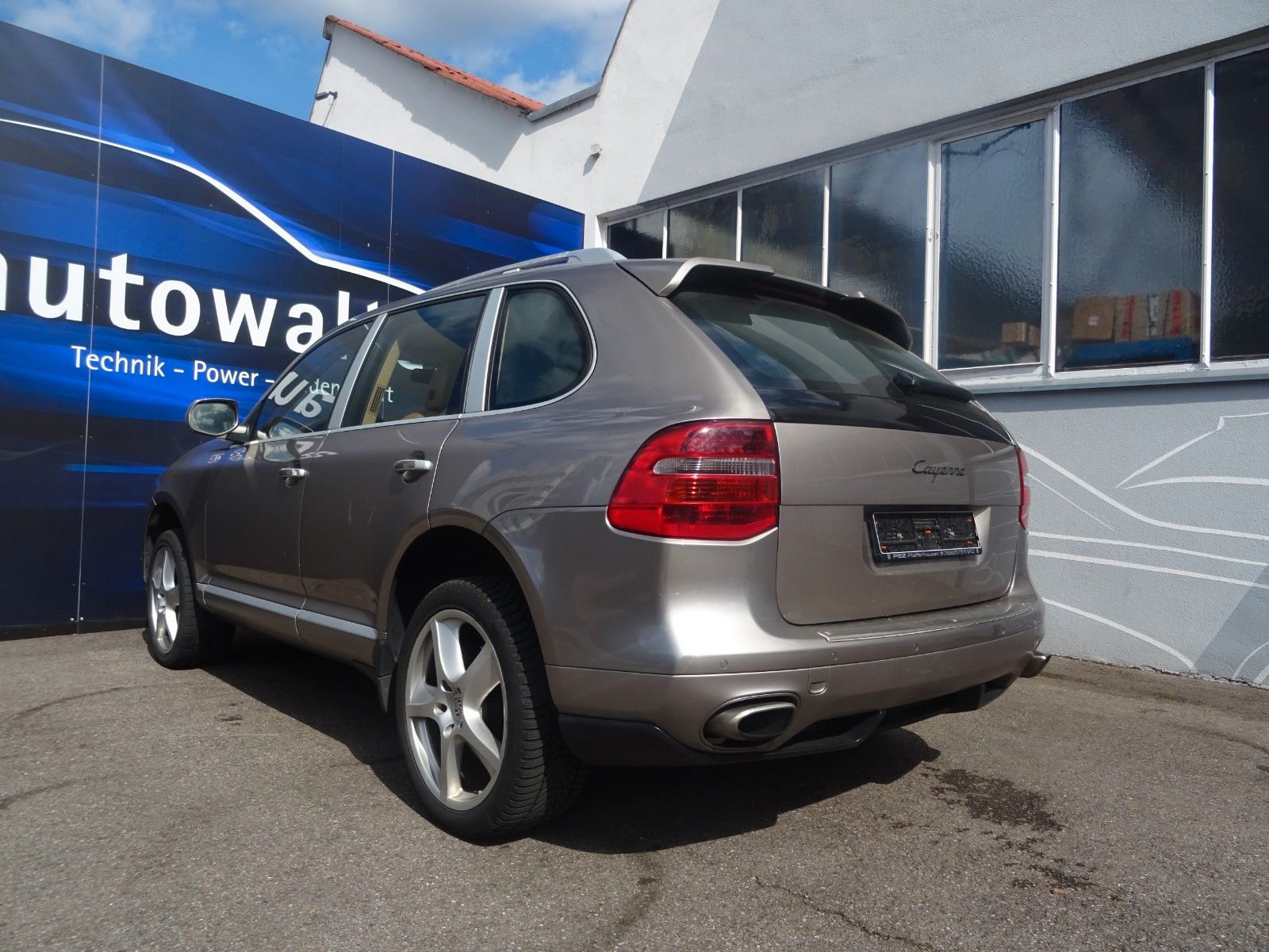 Fahrzeugabbildung Porsche Cayenne 3.6