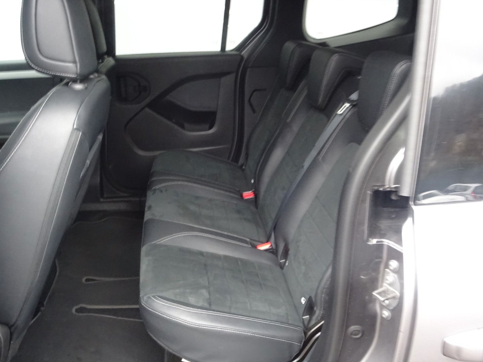 Fahrzeugabbildung Mercedes-Benz T-Klasse T -Klasse 180 d standard Edition