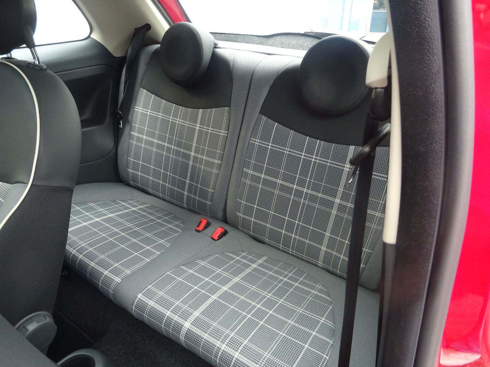Fahrzeugabbildung Fiat 500 Lounge