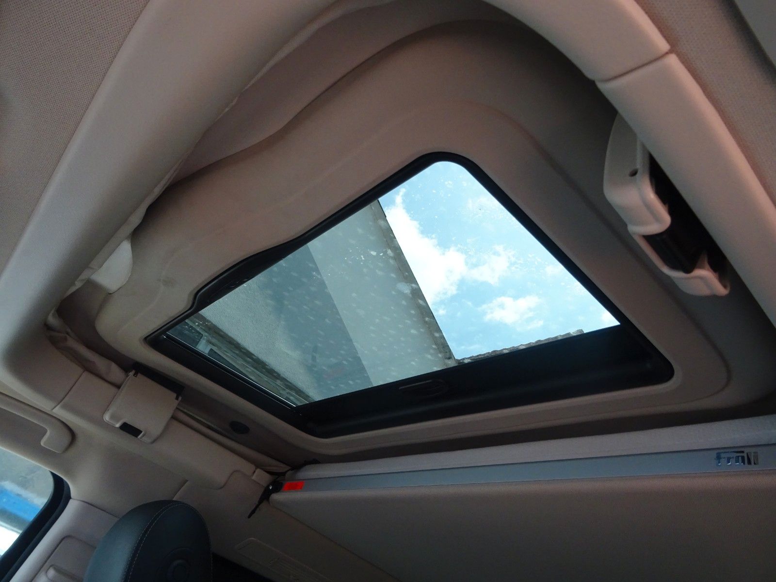Fahrzeugabbildung Mercedes-Benz V 300 4 Matic  Marco Polo lang AMG line