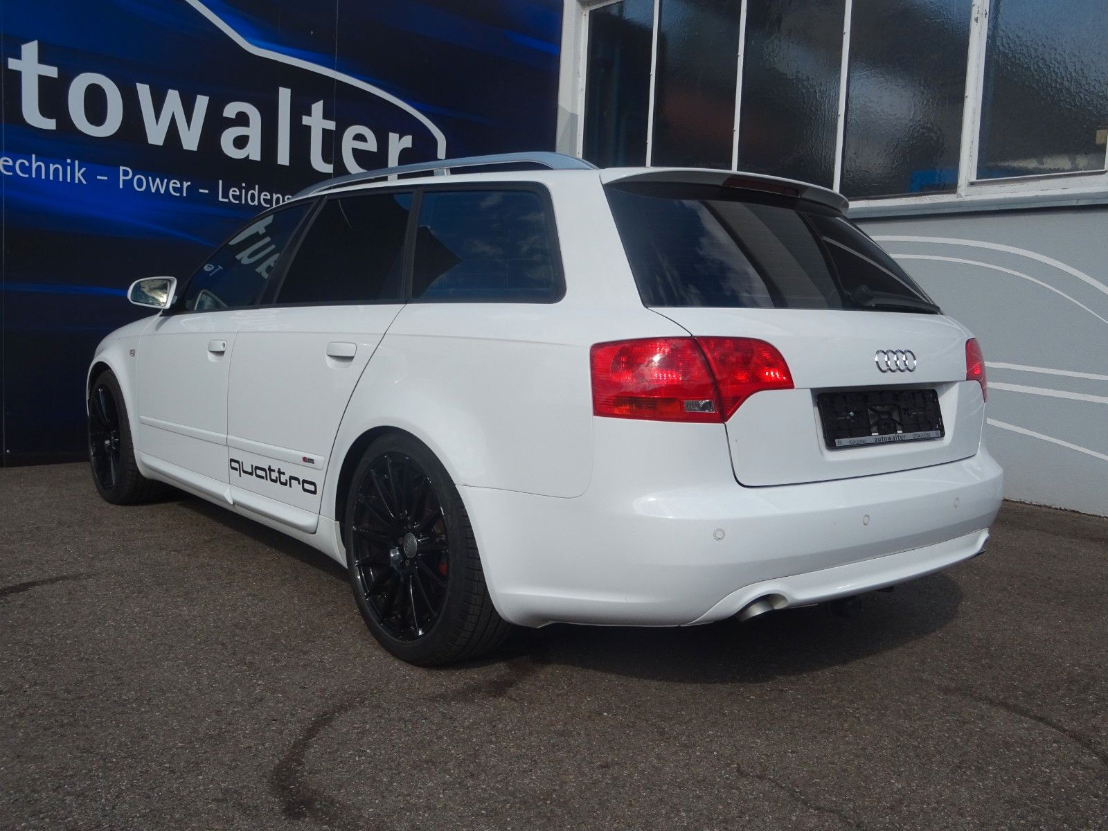 Fahrzeugabbildung Audi A4 Avant 3.0 TDI quattro S line