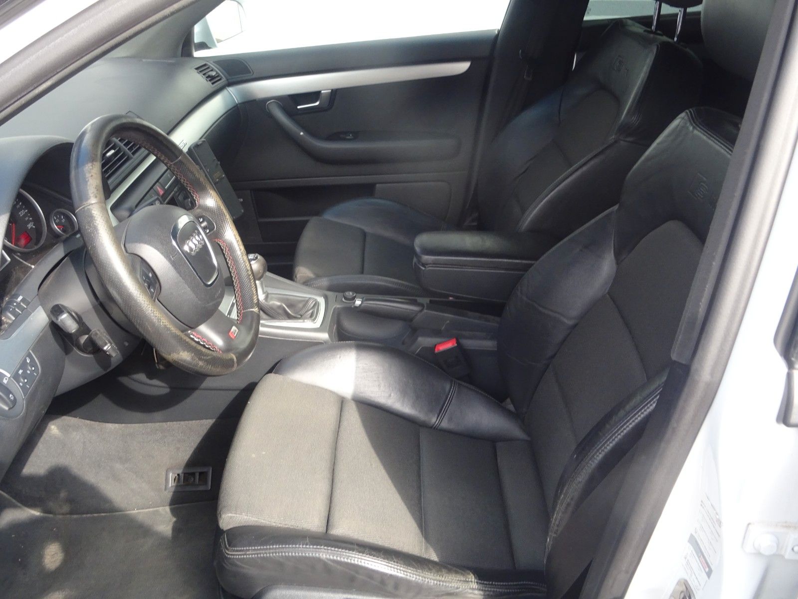 Fahrzeugabbildung Audi A4 Avant 3.0 TDI quattro S line