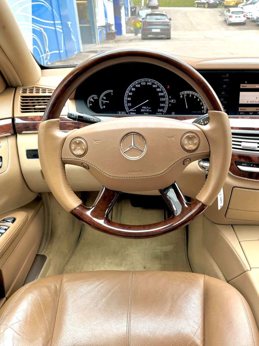 Fahrzeugabbildung Mercedes-Benz Lim. S 500 AHK Schwenkbar,