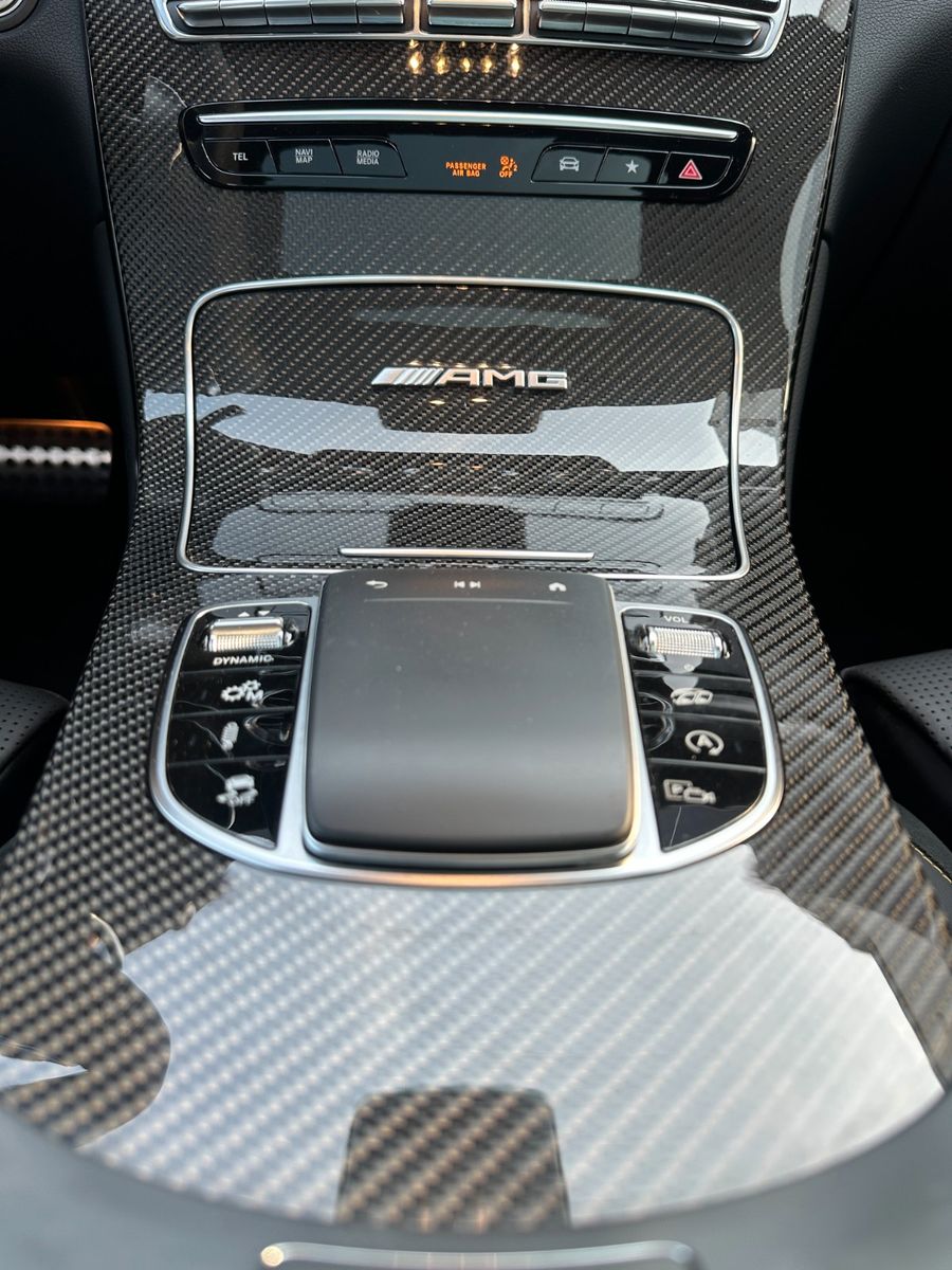 Fahrzeugabbildung Mercedes-Benz GLC 63 AMG -Pano-Aeropaket-Carbon