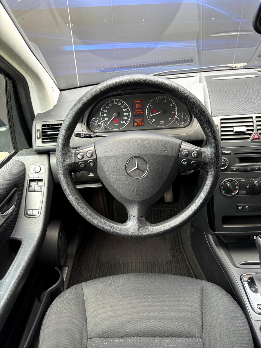 Fahrzeugabbildung Mercedes-Benz A 180 A -Klasse A 180