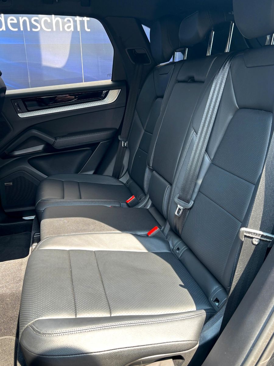 Fahrzeugabbildung Porsche Cayenne E-Hybrid