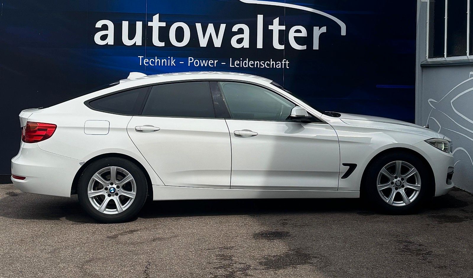 Fahrzeugabbildung BMW 318 Baureihe 3 Gran Turismo 318 d