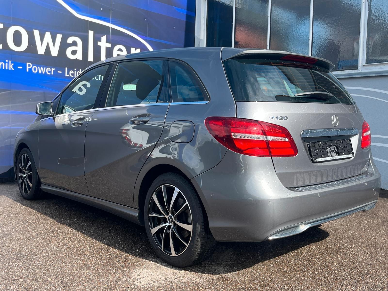 Fahrzeugabbildung Mercedes-Benz B 180 B -Klasse B 180