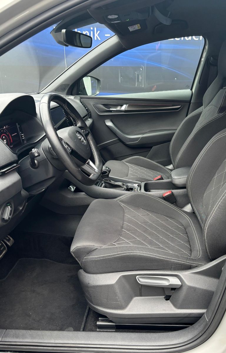 Fahrzeugabbildung SKODA Karoq Sportline