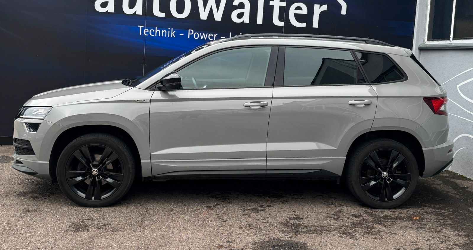 Fahrzeugabbildung SKODA Karoq Sportline