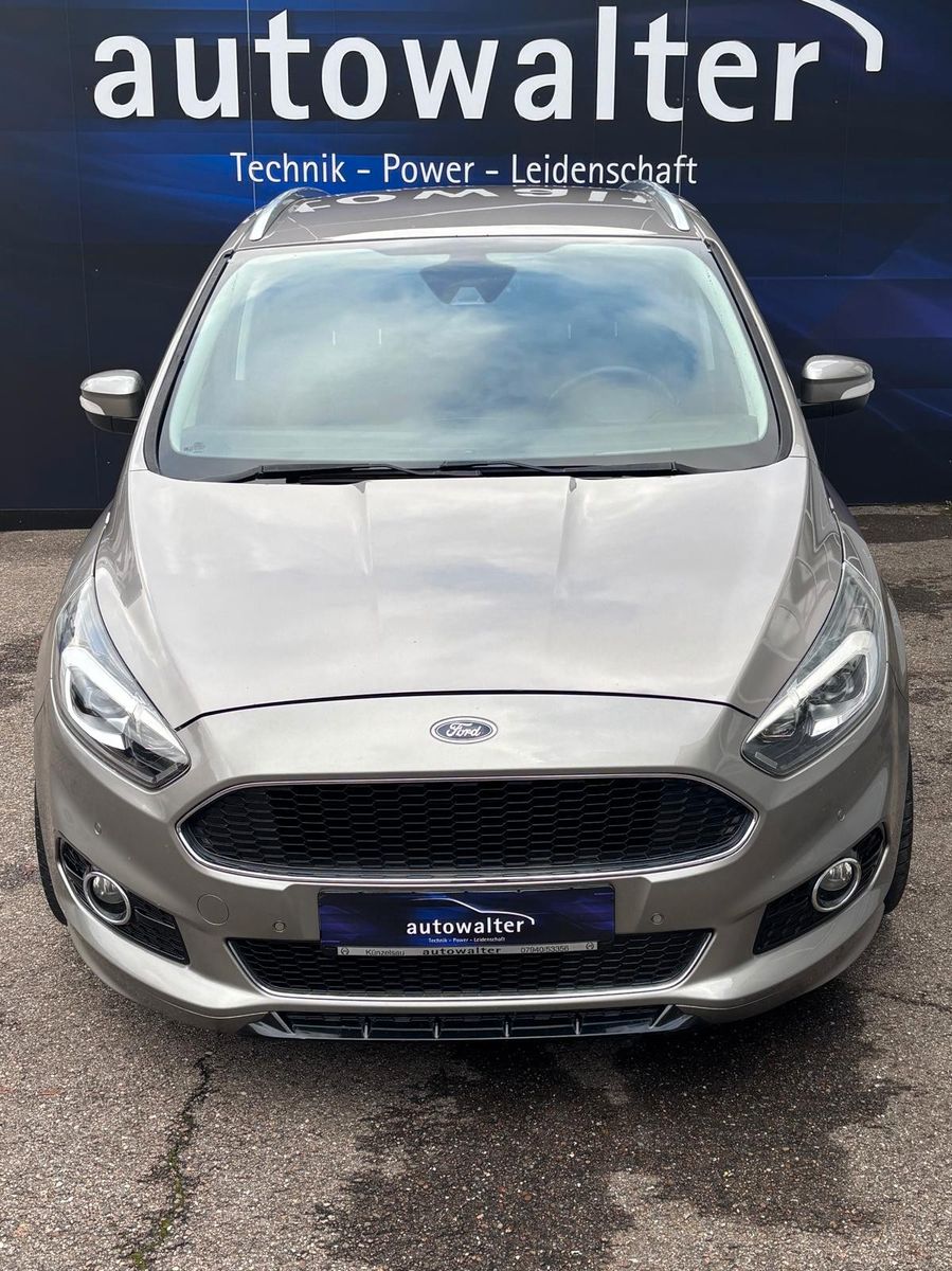 Fahrzeugabbildung Ford S-MAX Titanium,7 Sitzer,ATM 50000 KM