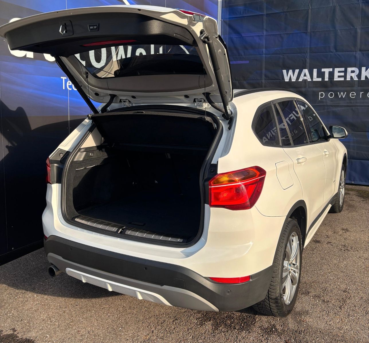 Fahrzeugabbildung BMW X1 sDrive 18 d Sport Line