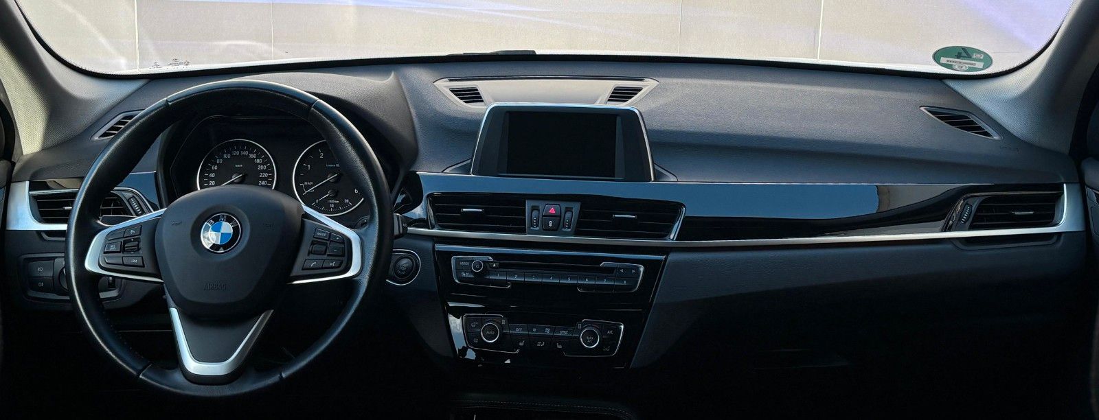 Fahrzeugabbildung BMW X1 sDrive 18 d Sport Line