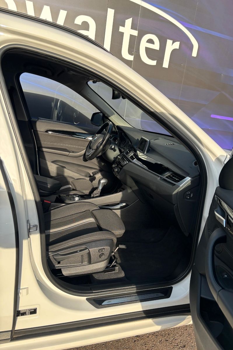 Fahrzeugabbildung BMW X1 sDrive 18 d Sport Line