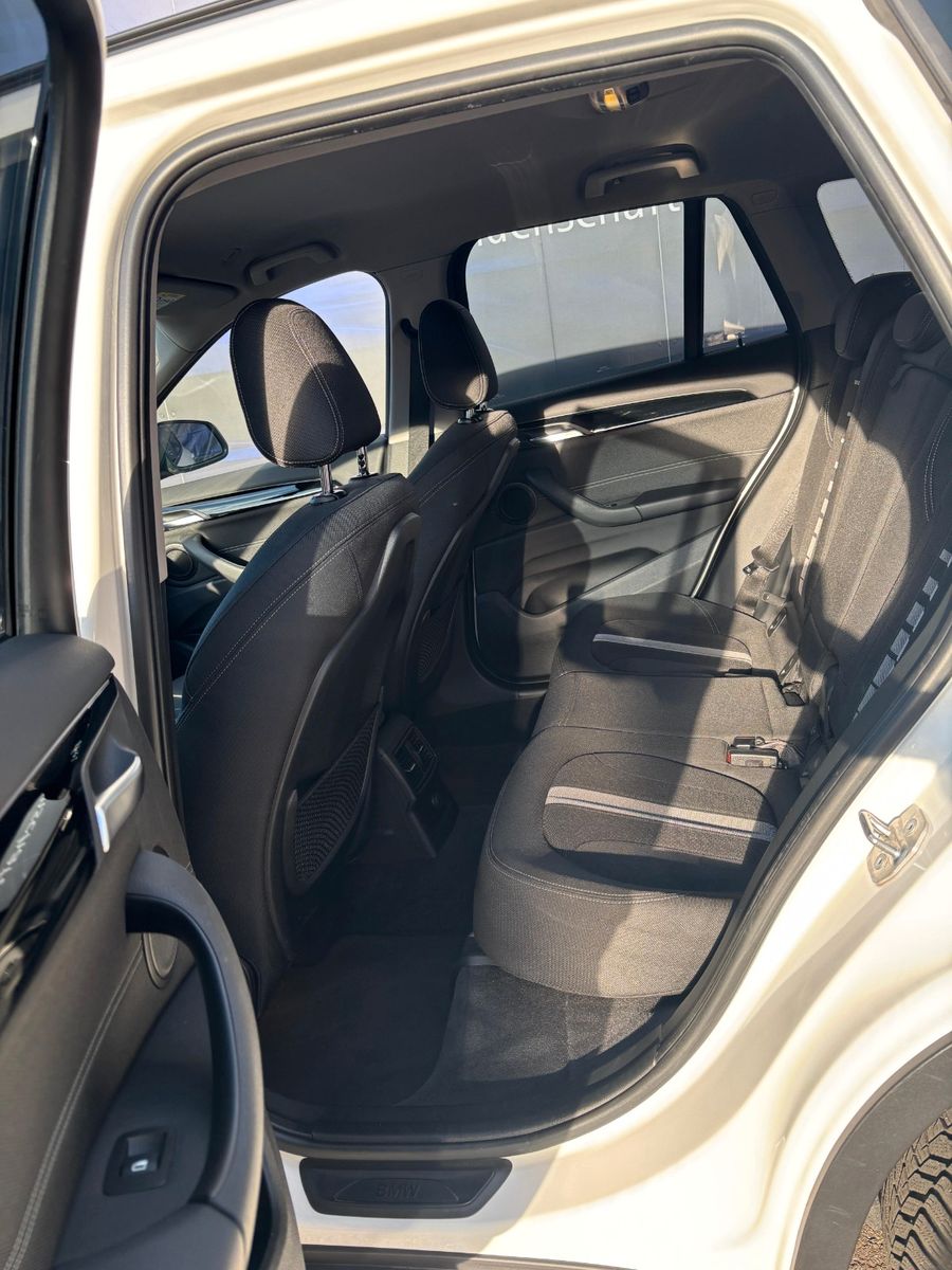 Fahrzeugabbildung BMW X1 sDrive 18 d Sport Line