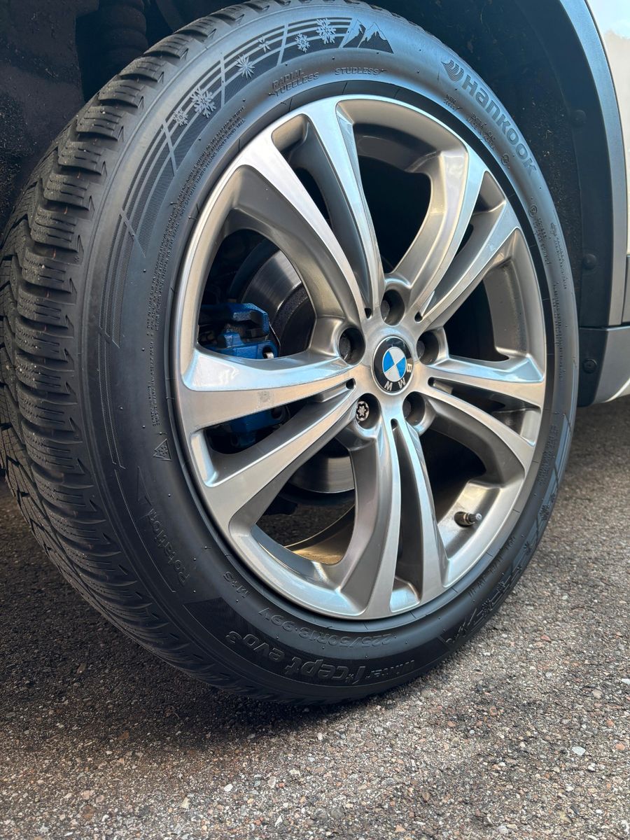 Fahrzeugabbildung BMW X1 sDrive 18 d Sport Line