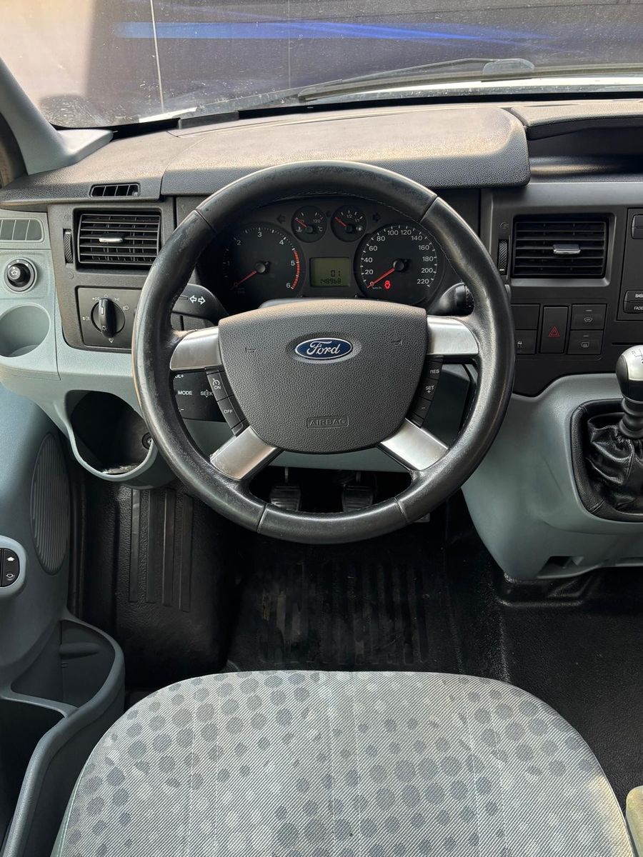 Fahrzeugabbildung Ford Transit Kombi FT 300 M Trend 9 Sitzer