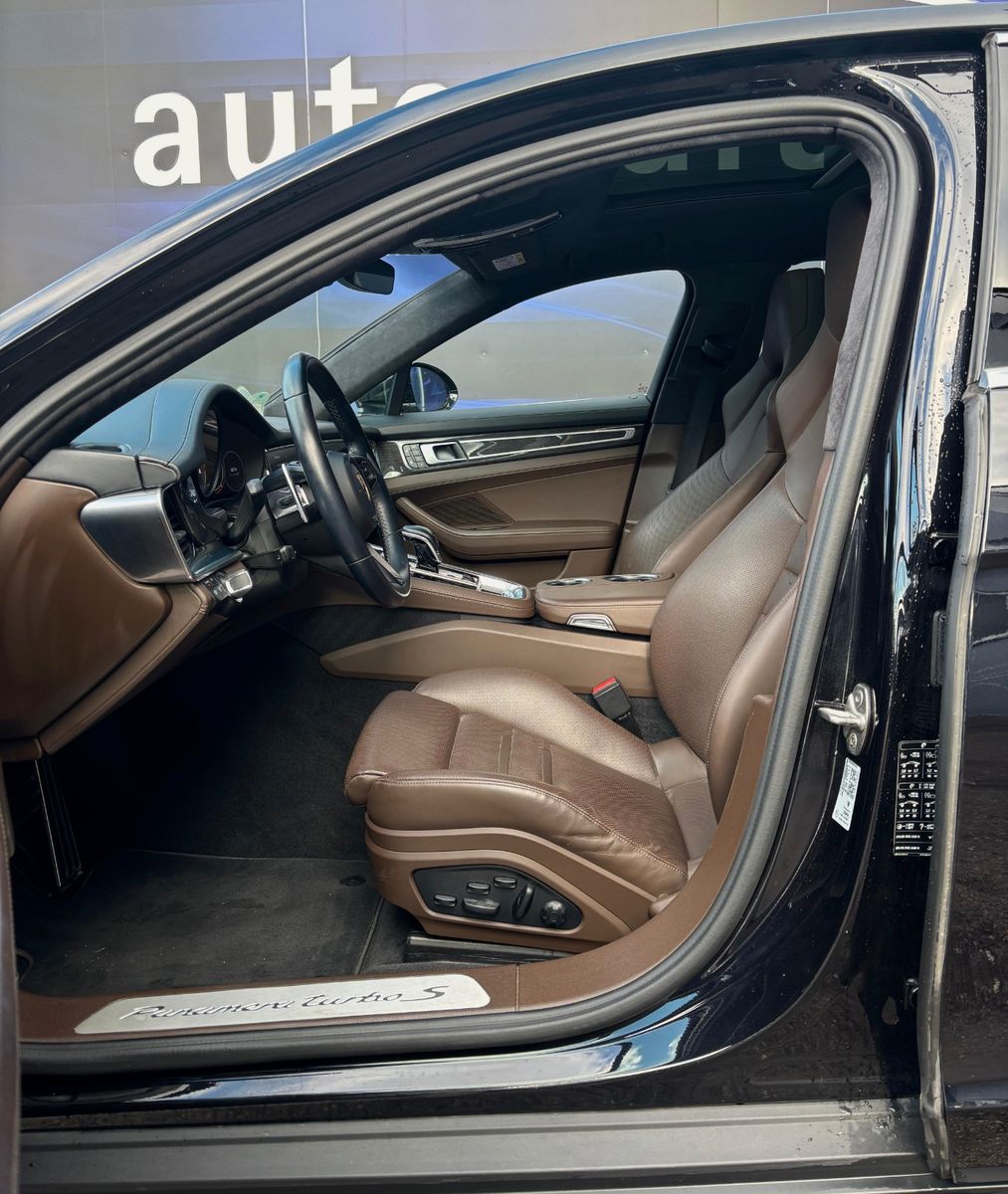 Fahrzeugabbildung Porsche Panamera Turbo S-Vollausstattung