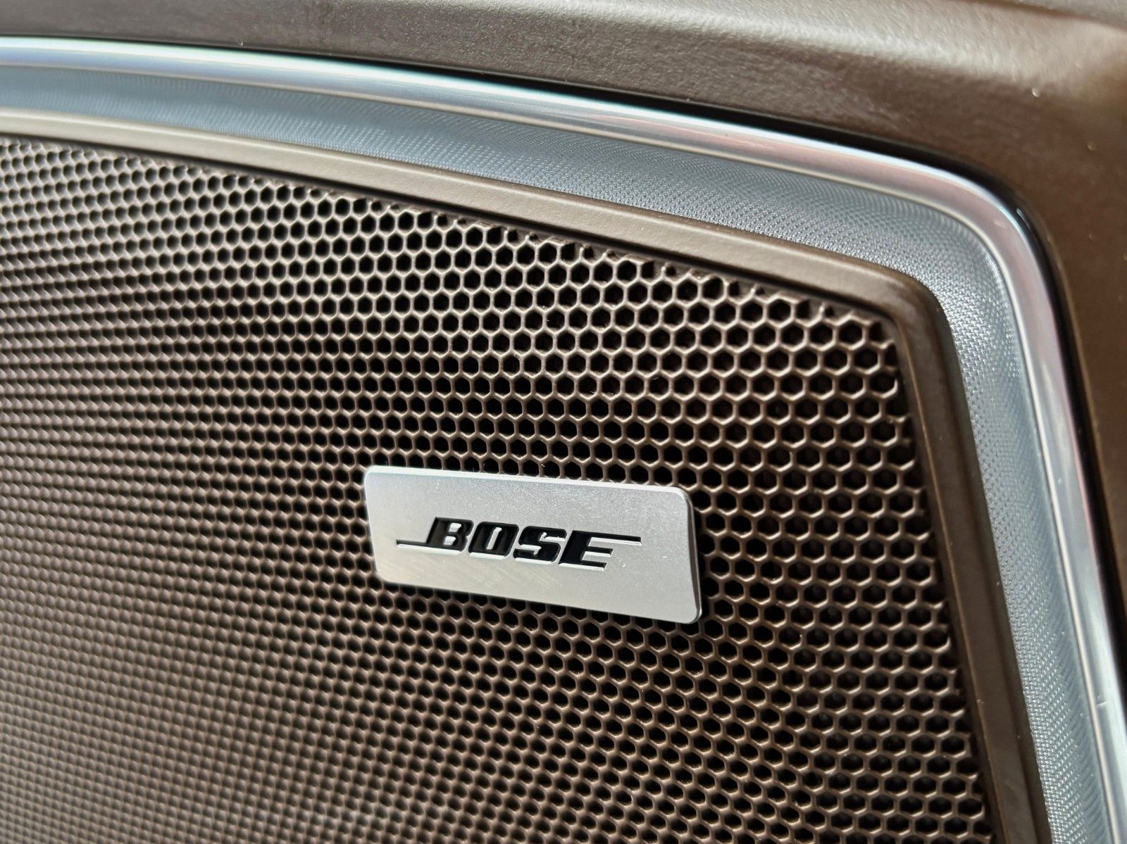 Fahrzeugabbildung Porsche Panamera Turbo S-Vollausstattung