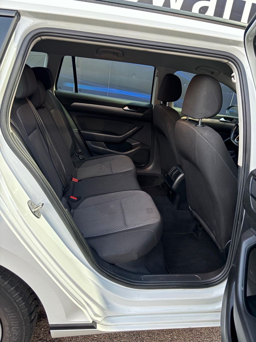 Fahrzeugabbildung Volkswagen Passat Variant Basis