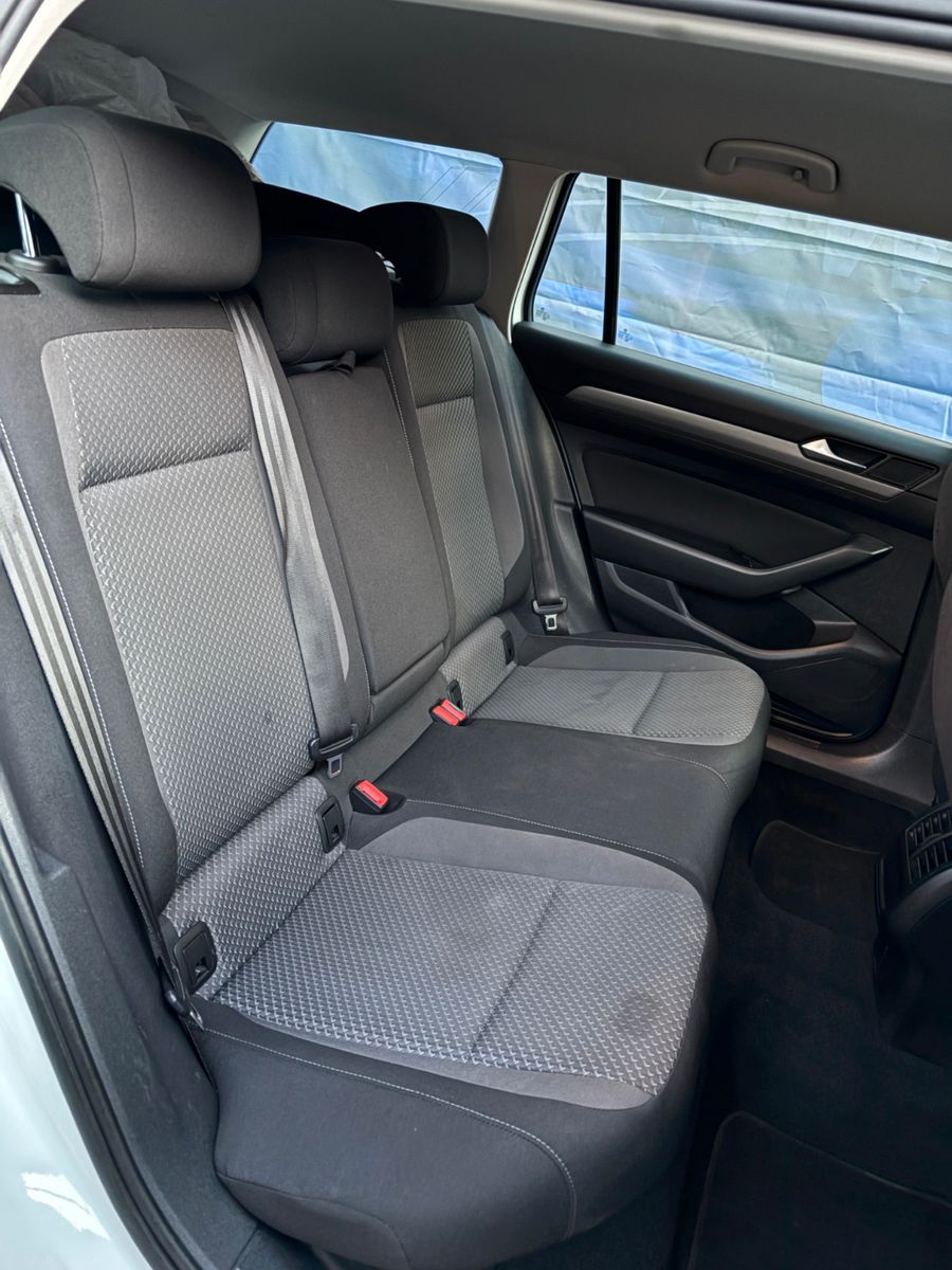 Fahrzeugabbildung Volkswagen Passat Variant Basis