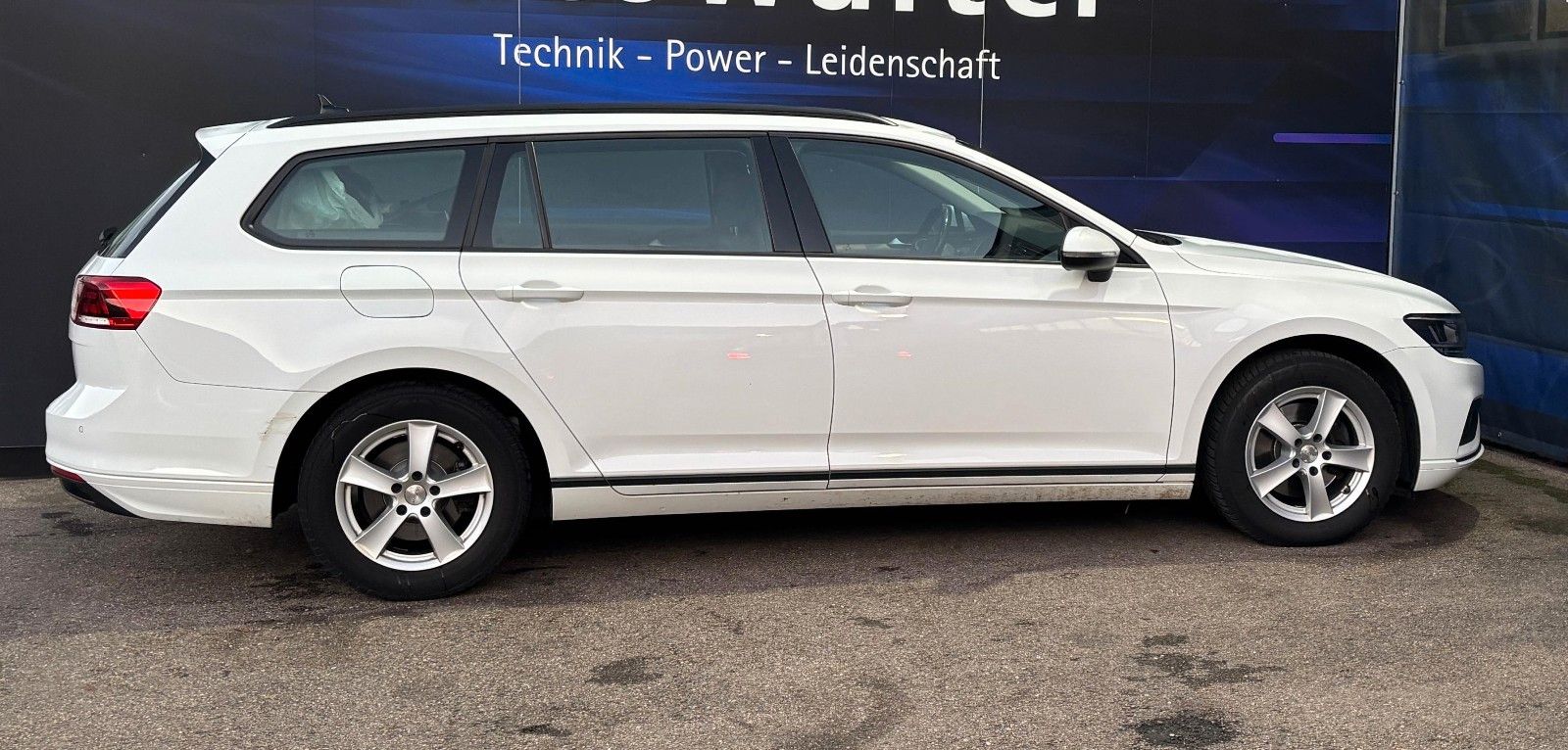 Fahrzeugabbildung Volkswagen Passat Variant Basis
