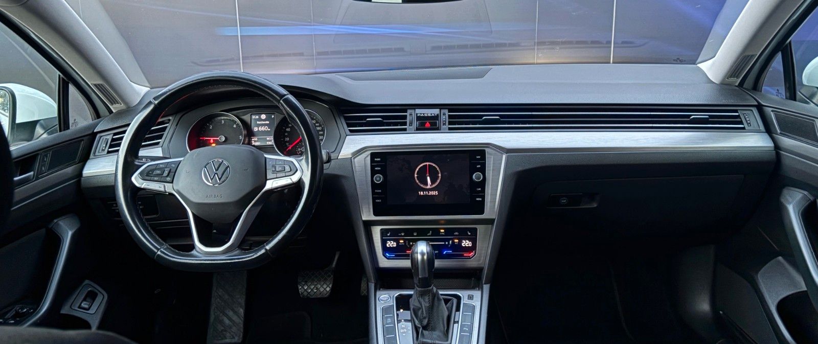 Fahrzeugabbildung Volkswagen Passat Variant Basis