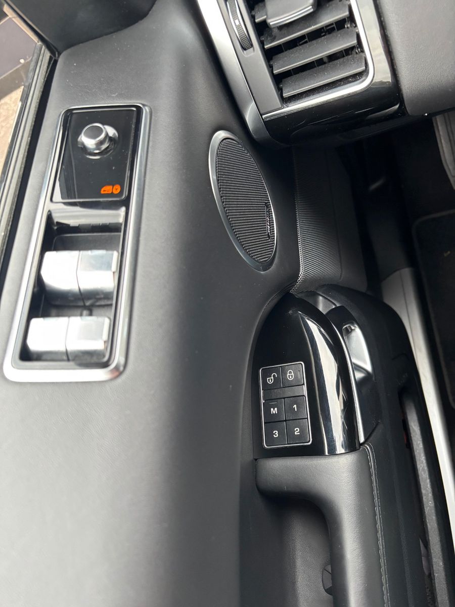 Fahrzeugabbildung Land Rover Range Rover Sport HSE Dynamic,AHK Schwenkbar