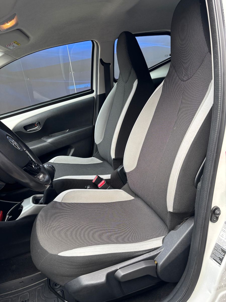 Fahrzeugabbildung Toyota Aygo AYGO x-play Team D