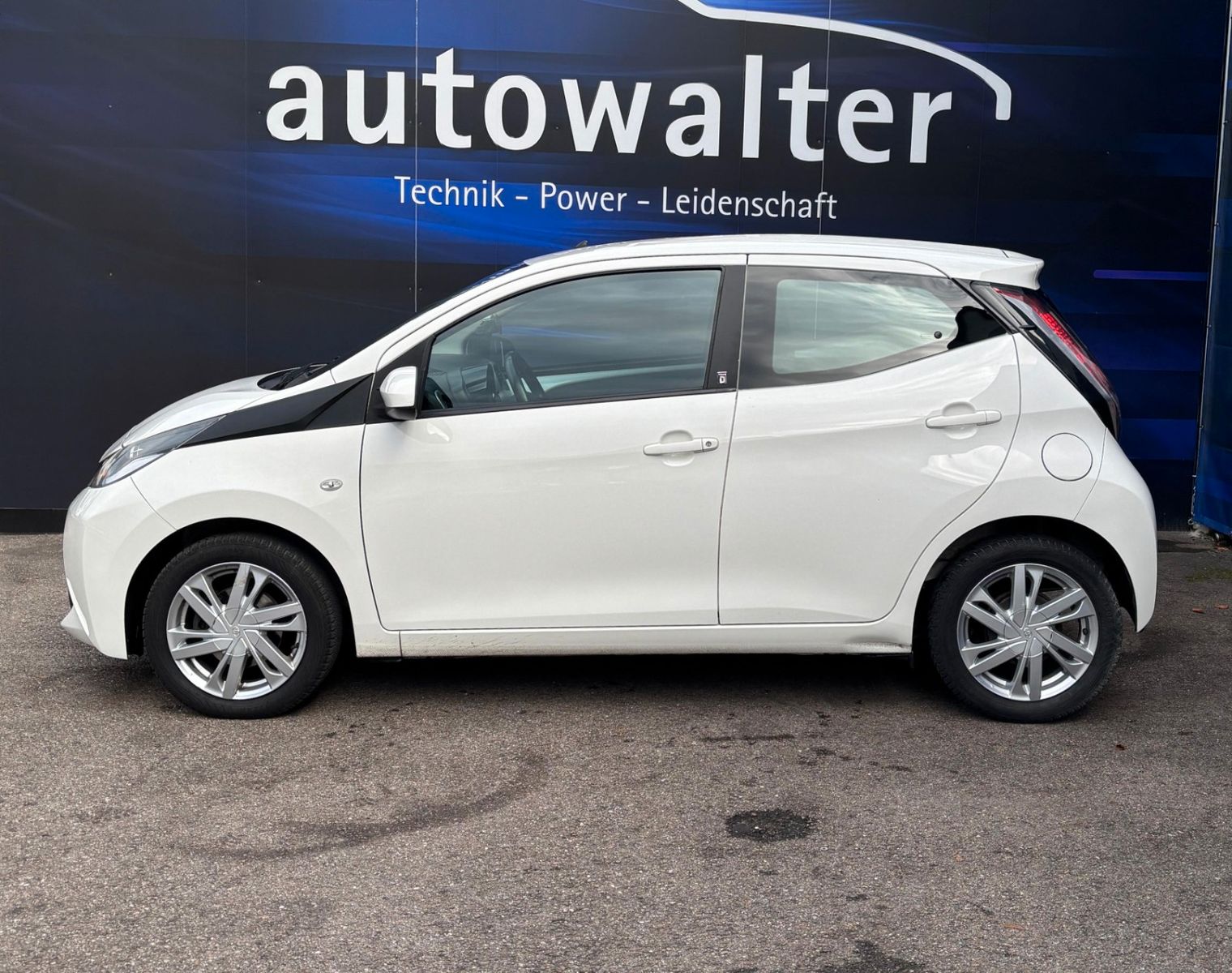 Fahrzeugabbildung Toyota Aygo AYGO x-play Team D